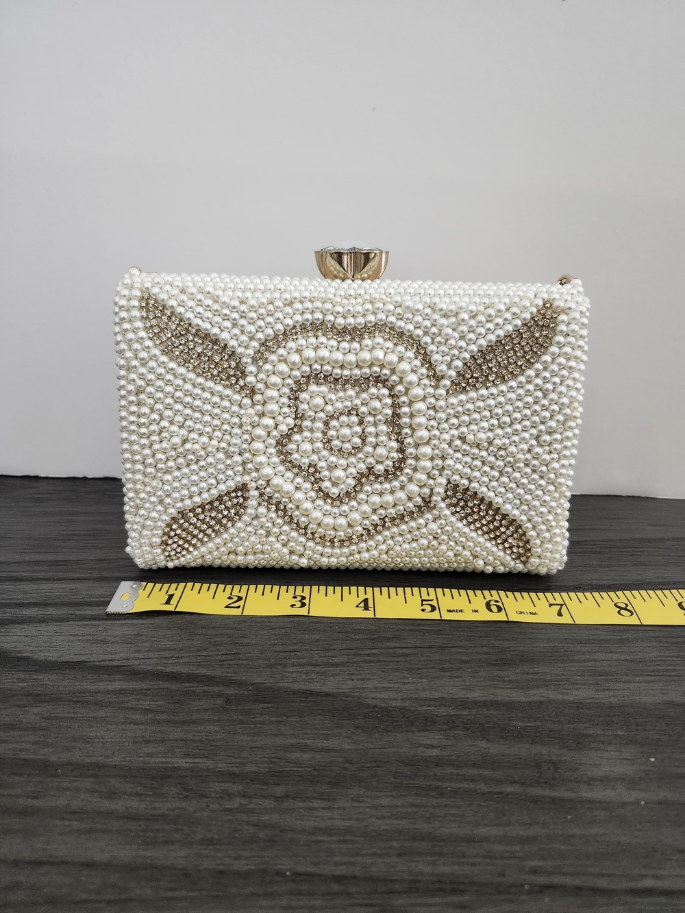 Pearl-Embellished Ivory Floral Evening Clutch with Chain - Picture 4 of 8